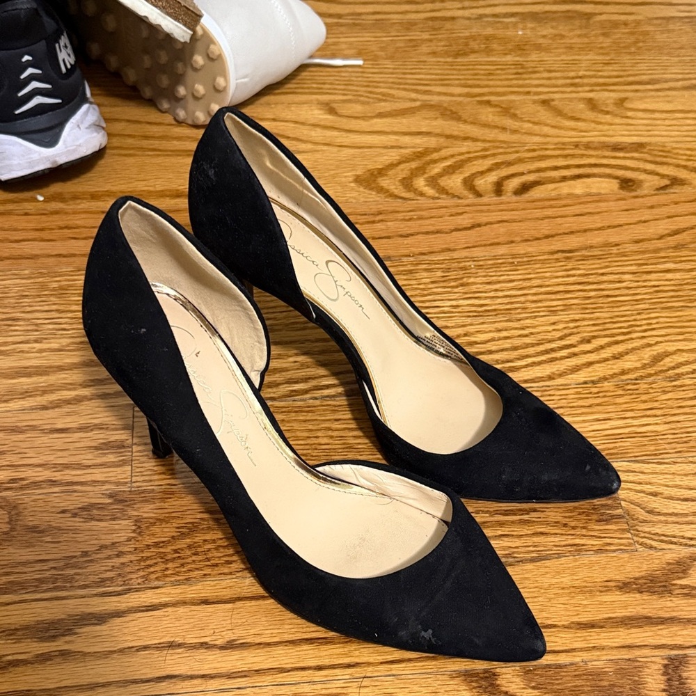 Jessica Simpson Black Suede Pointed Toe Mid-Heel Pumps